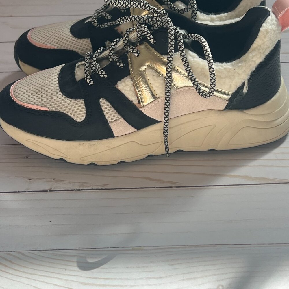 Posh by Peolman Women's Beige/Black Faux Fur Metallic Carocel Sneakers size 37 - Picture 5 of 9